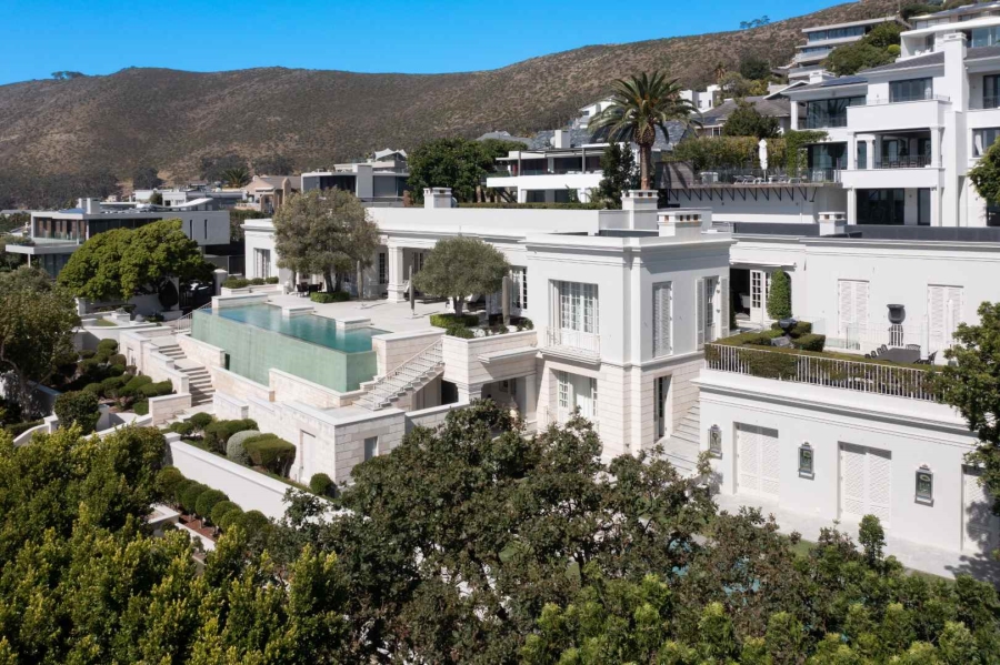 7 Bedroom Property for Sale in Fresnaye Western Cape